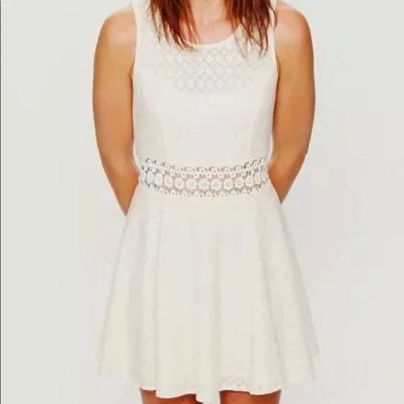 Free People Ivory Floral Daisies Dress Size 12 L Mini Cutout Taylor Swift Cute - Picture 5 of 9